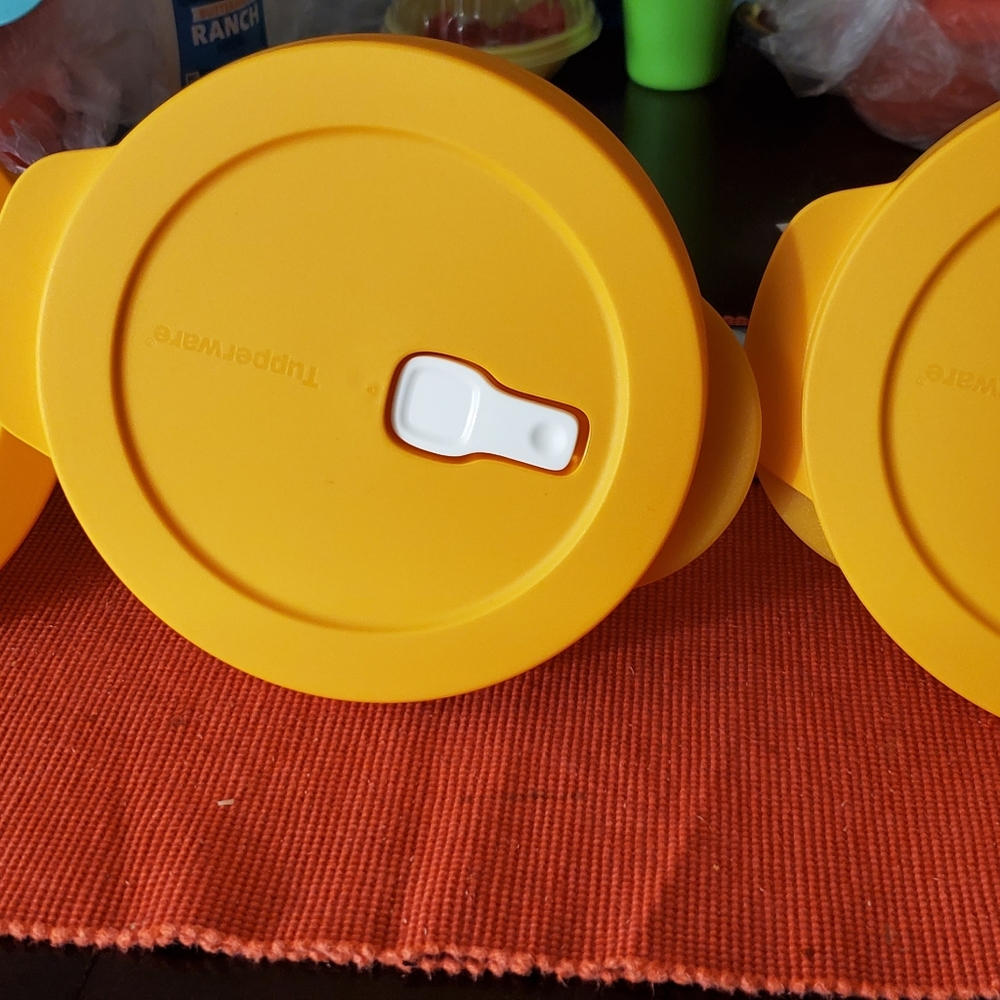 Tupperware - Picture 2 of 3